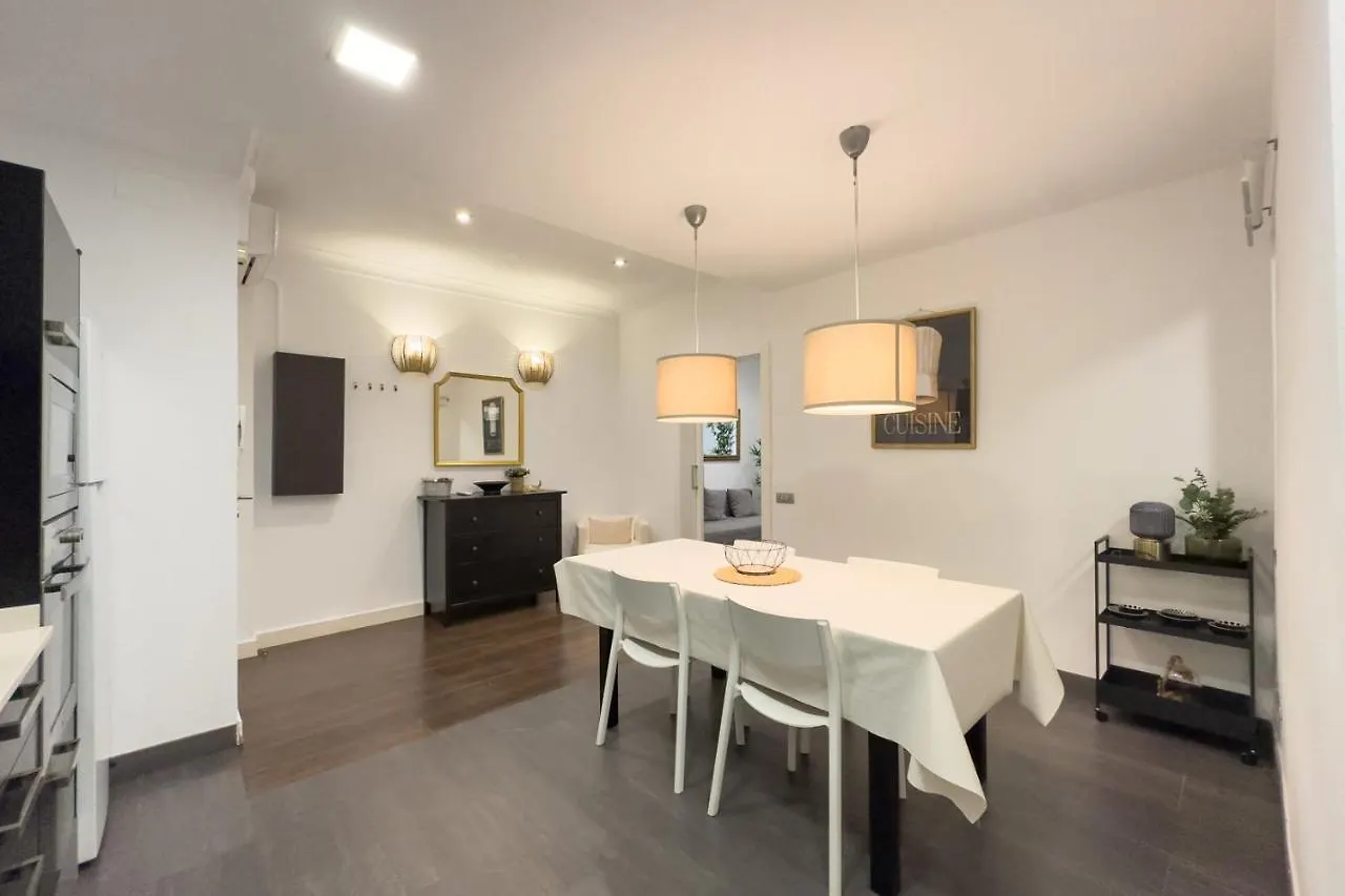 Key Sagrada Familia & Park Guell Apartment Barcelona Spain