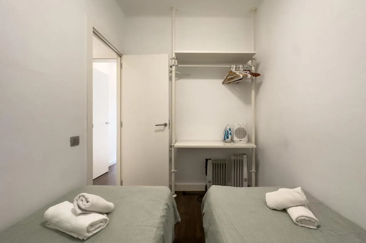 Key Sagrada Familia & Park Guell Apartment Barcelona